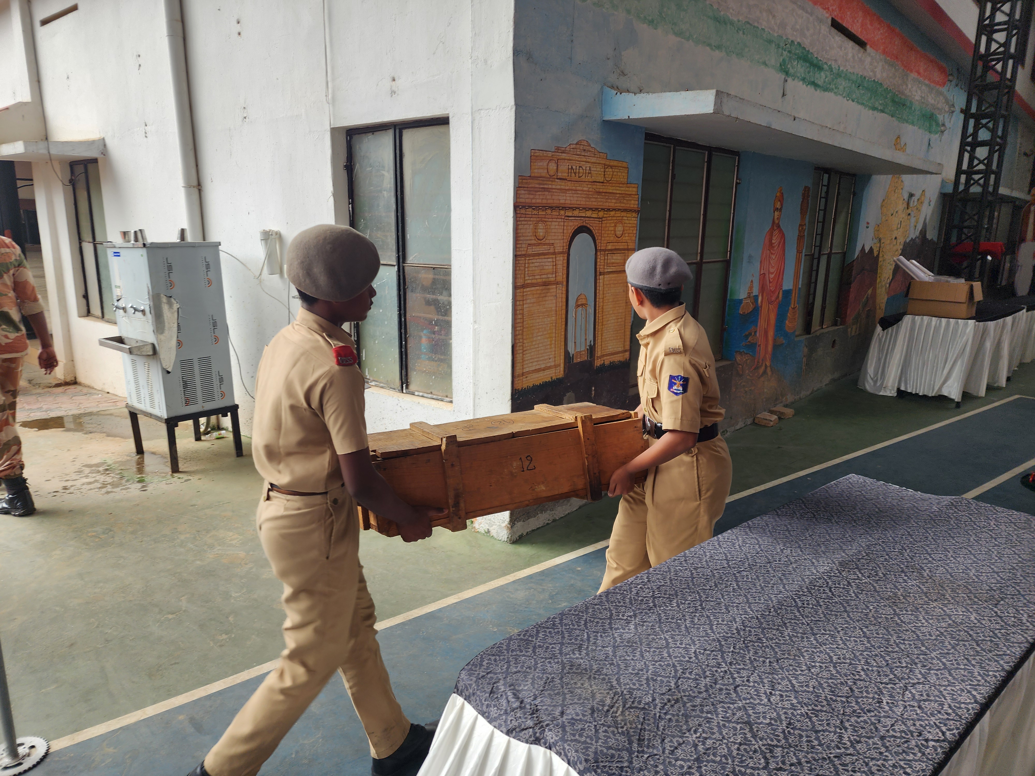 Itbp Weapon Display — Vidyadhiraja Vidyapeetom Sainik School